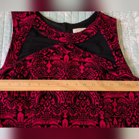 eci Red And Black Flocked Dress With Lace Detail. Size 8. - Picture 6 of 11